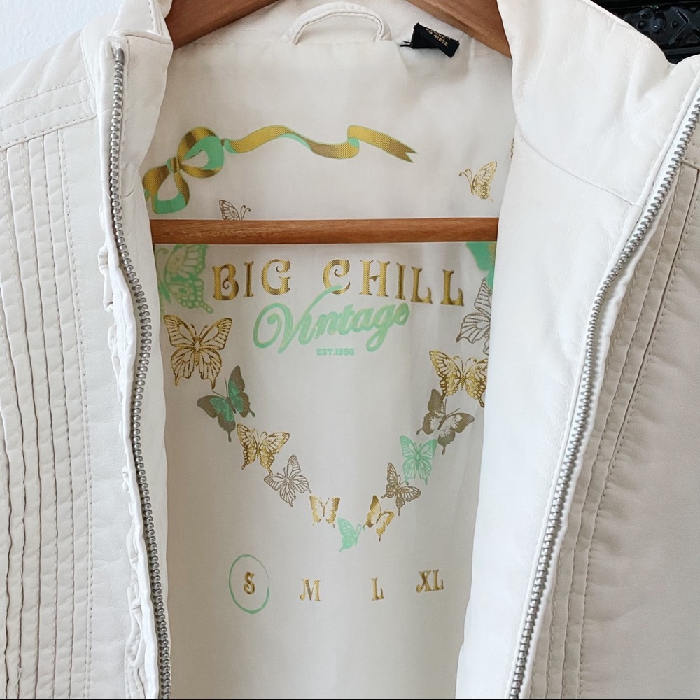 Vintage | Women’s White Faux Leather Jacket - Picture 3 of 4